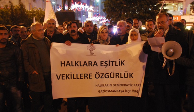 Tutuklu vekillerin tahliye edilmemesi Gaziosmanpaşa'da protesto edildi